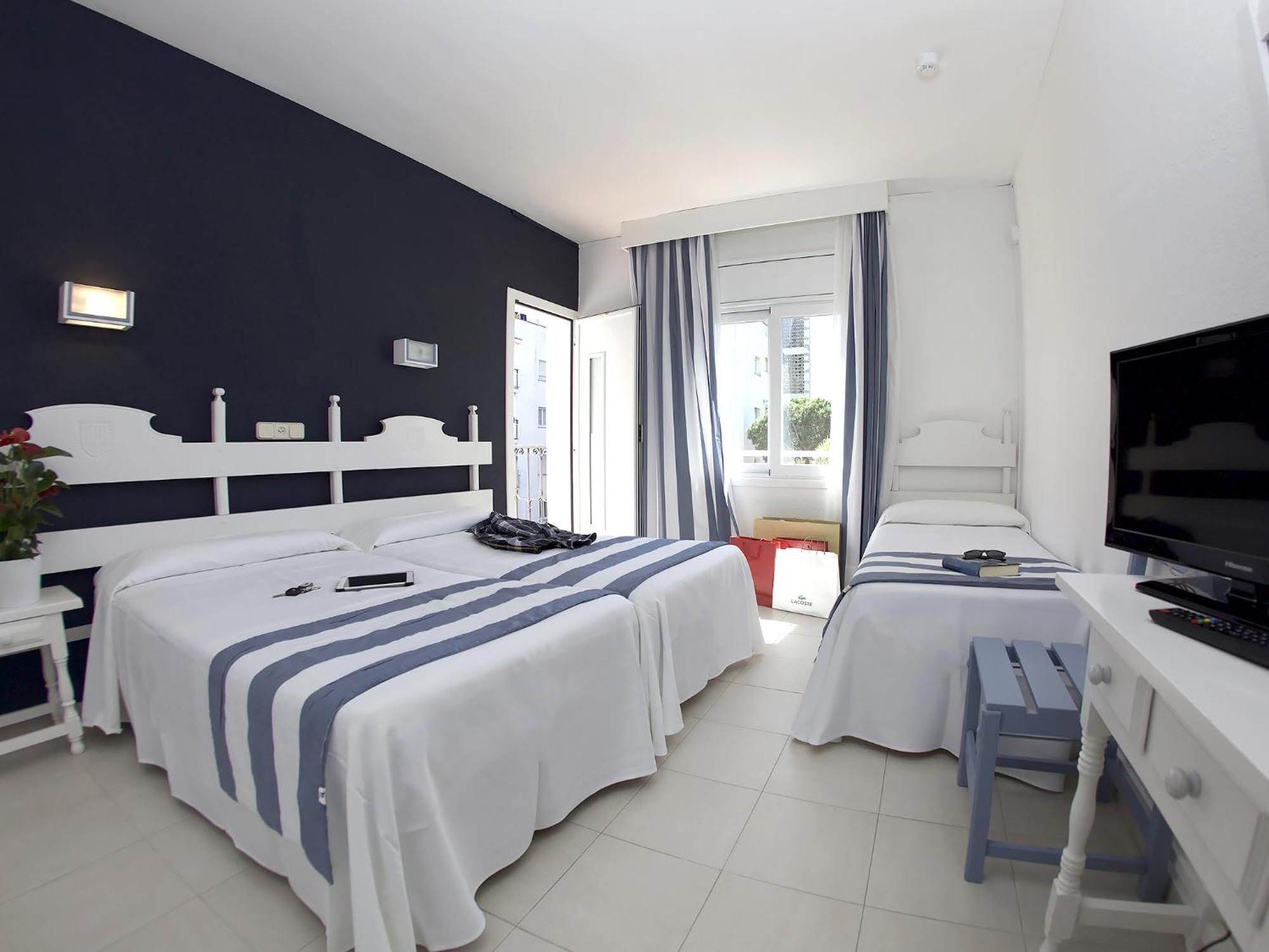 Triple Room Balcony