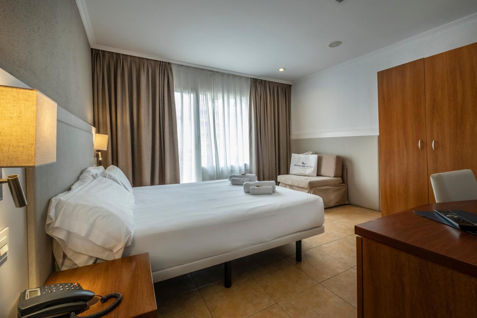 Double or Twin Room Extra Bed,701417368:JPEG