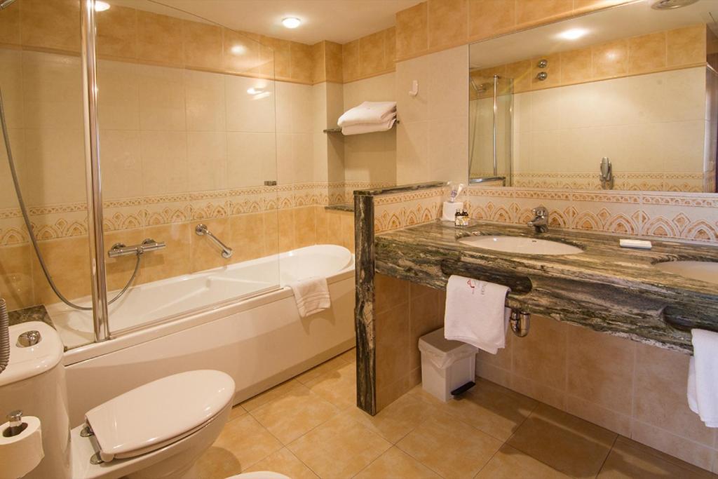 Junior Suite Lounge