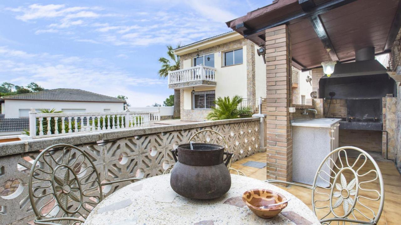 Six-Bedroom Villa