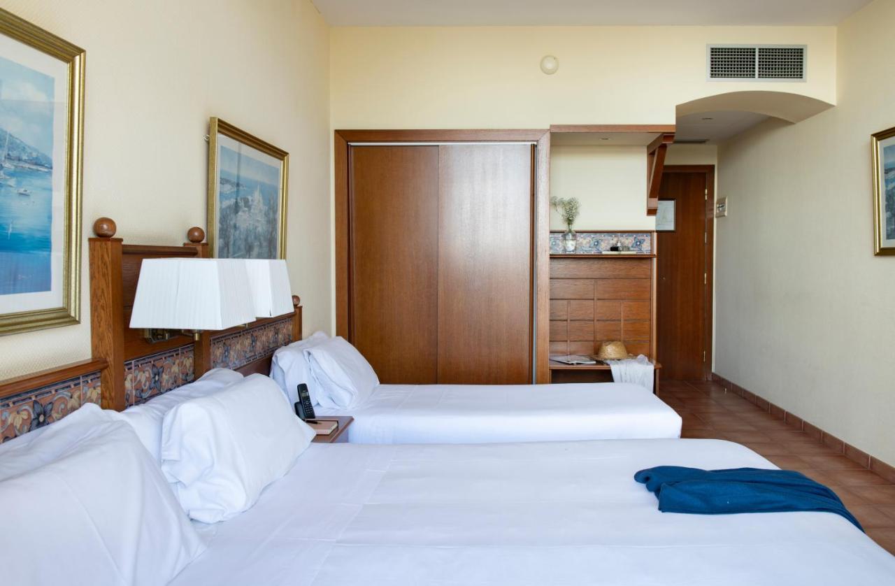 Triple Room with Side Sea View