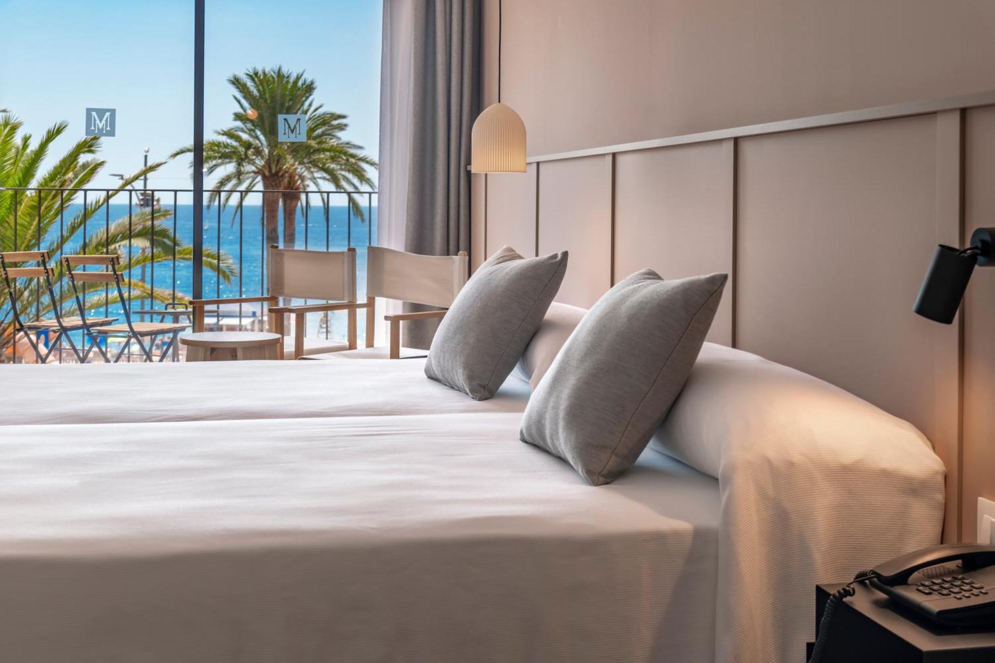 Doppel-/Zweibettzimmer mit Zustellbett und Meerblick