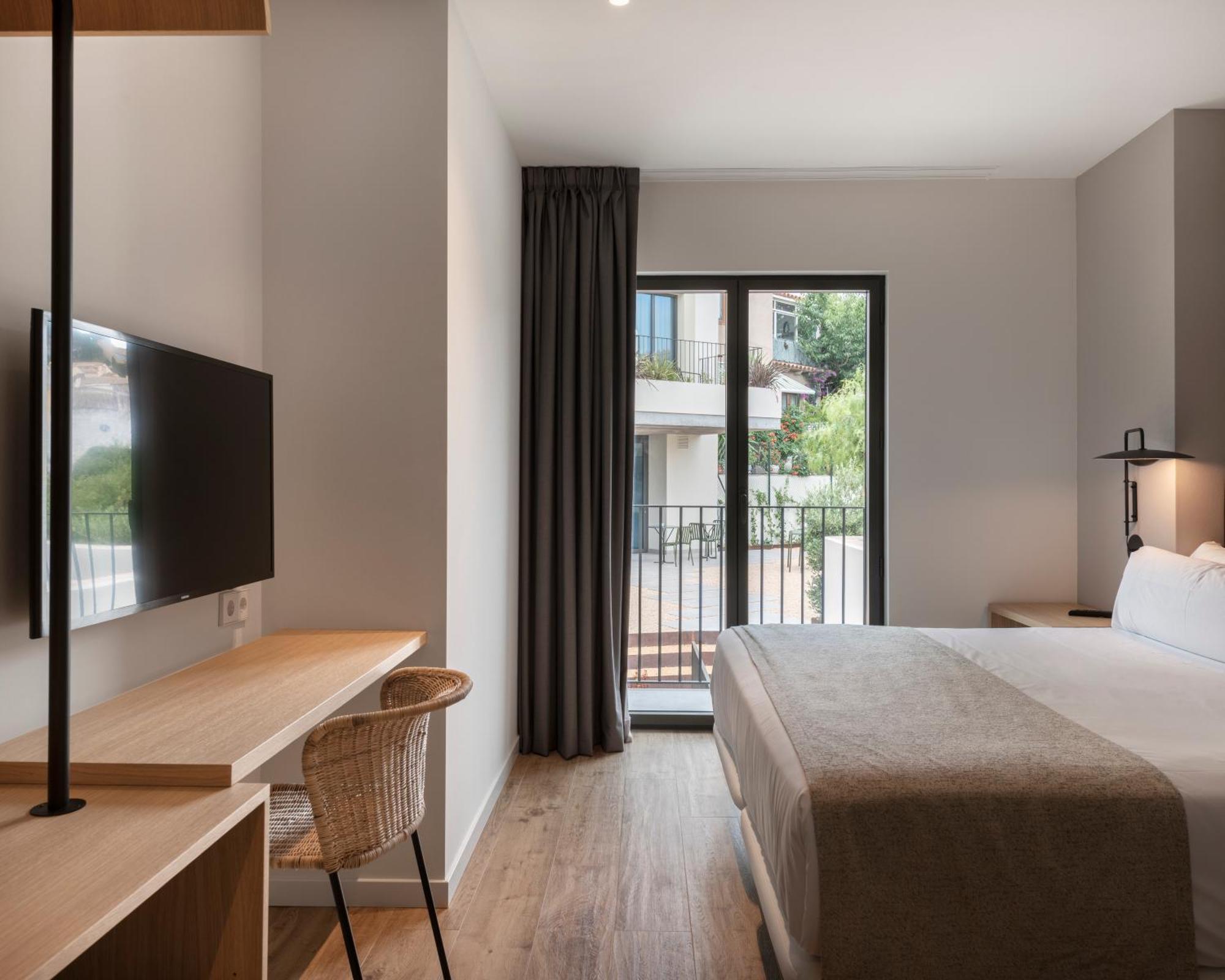 Double or Twin Room Garden View
