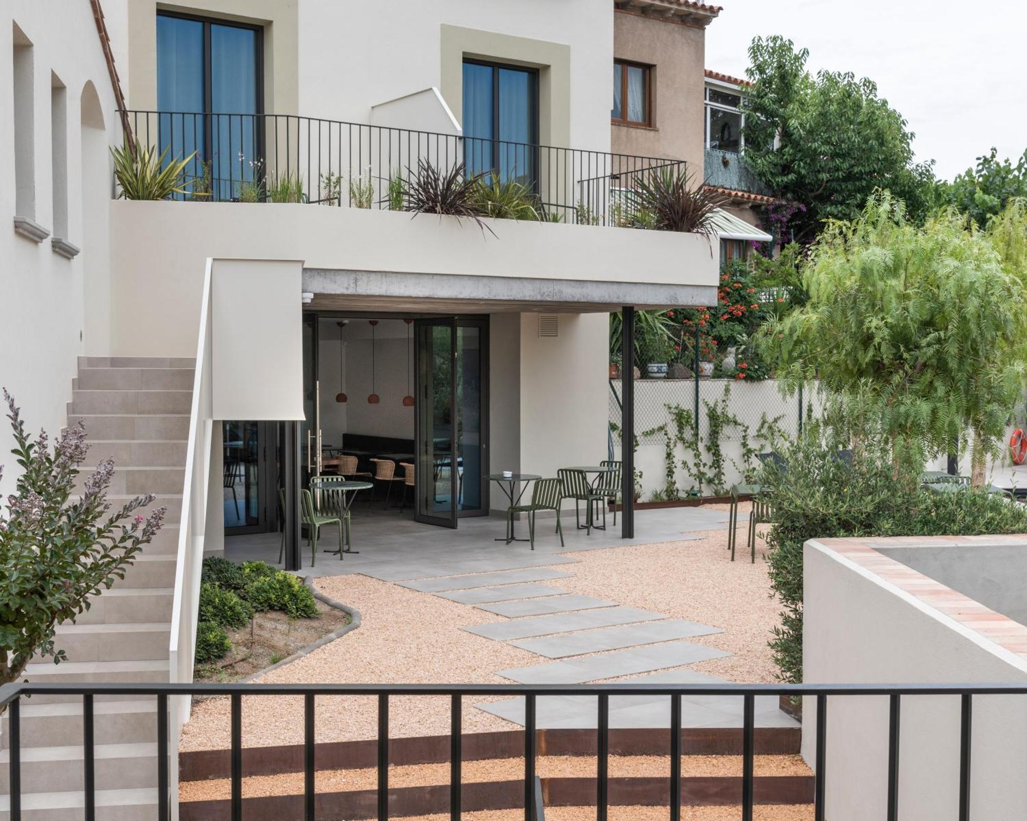 Double or Twin Room Garden View