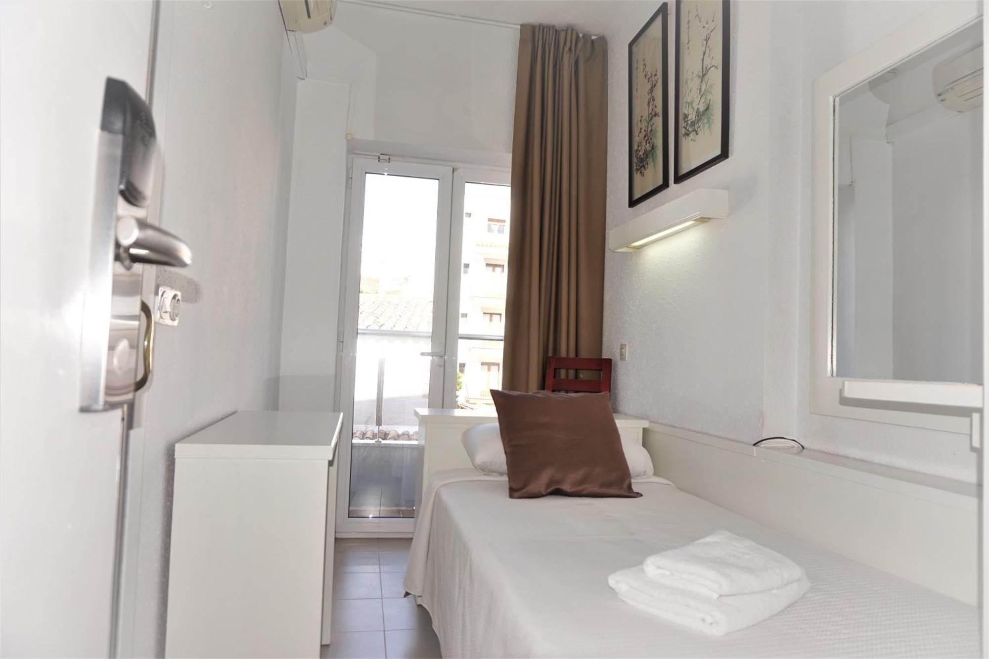 Single Room,1226912561:JPEG