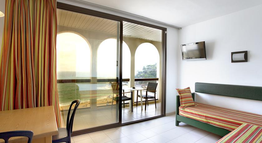 Family One-Bedroom Apartment Sea View