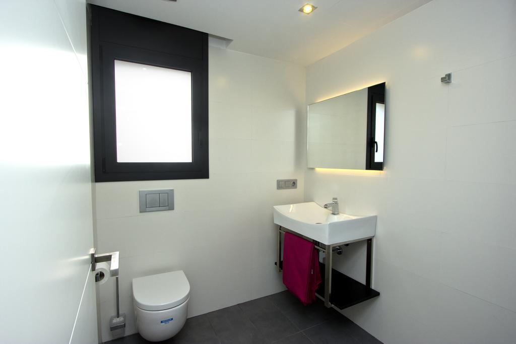 One-Bedroom Apartment,134839098:JPEG