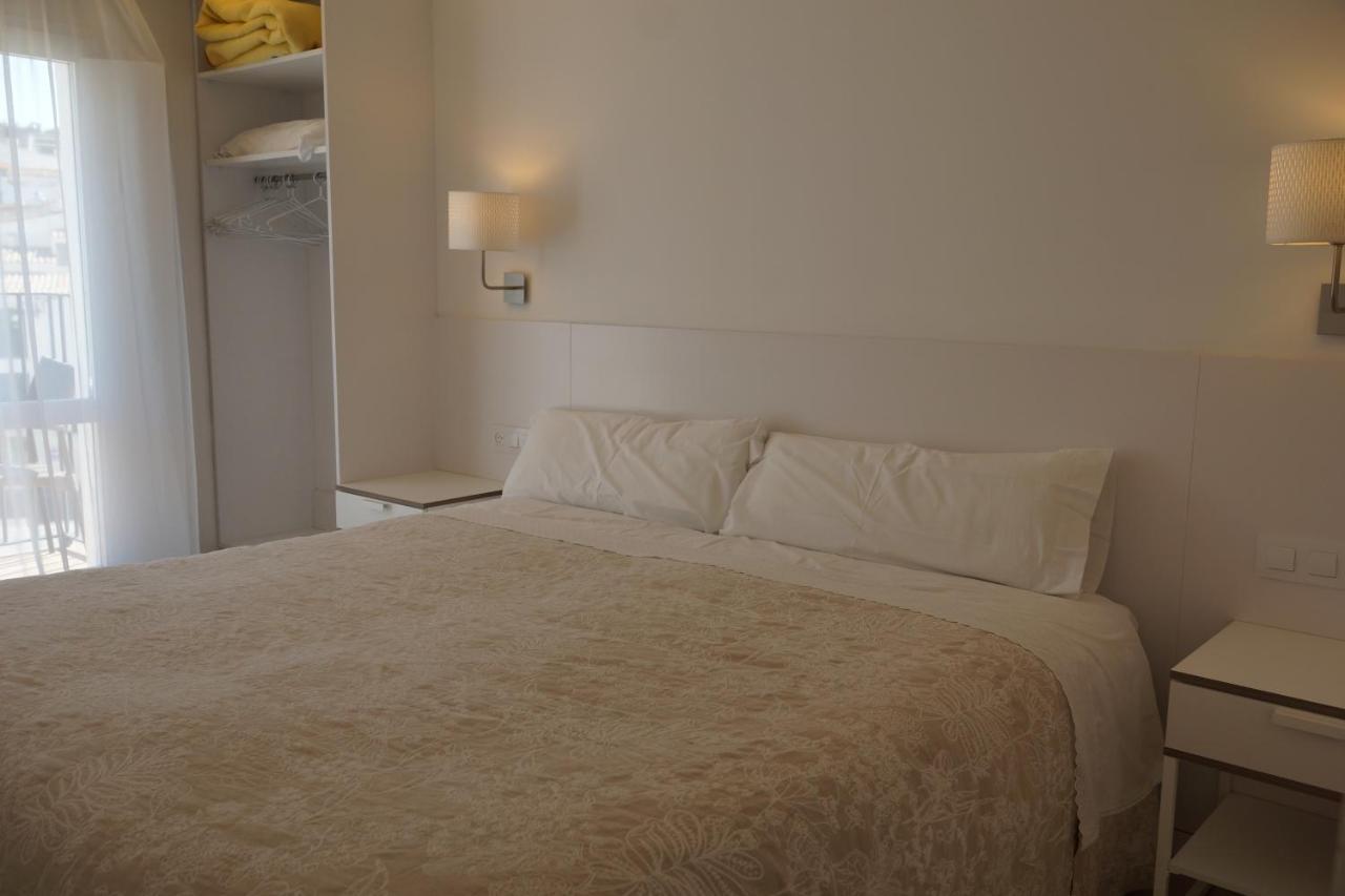 Deluxe Double Room with Balcony and Sea View,203542705:JPEG