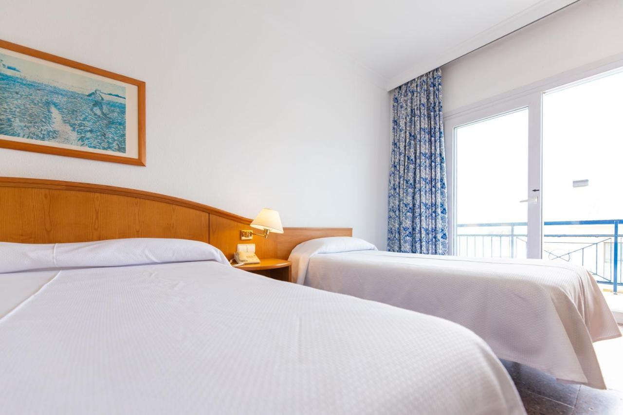 Triple Room Partial Sea View