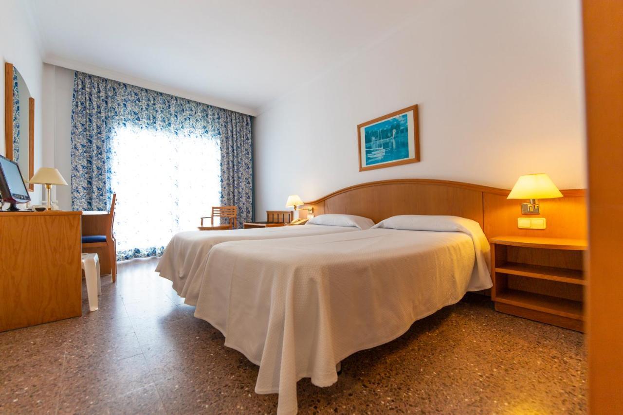 Double or Twin Room Partial Sea View