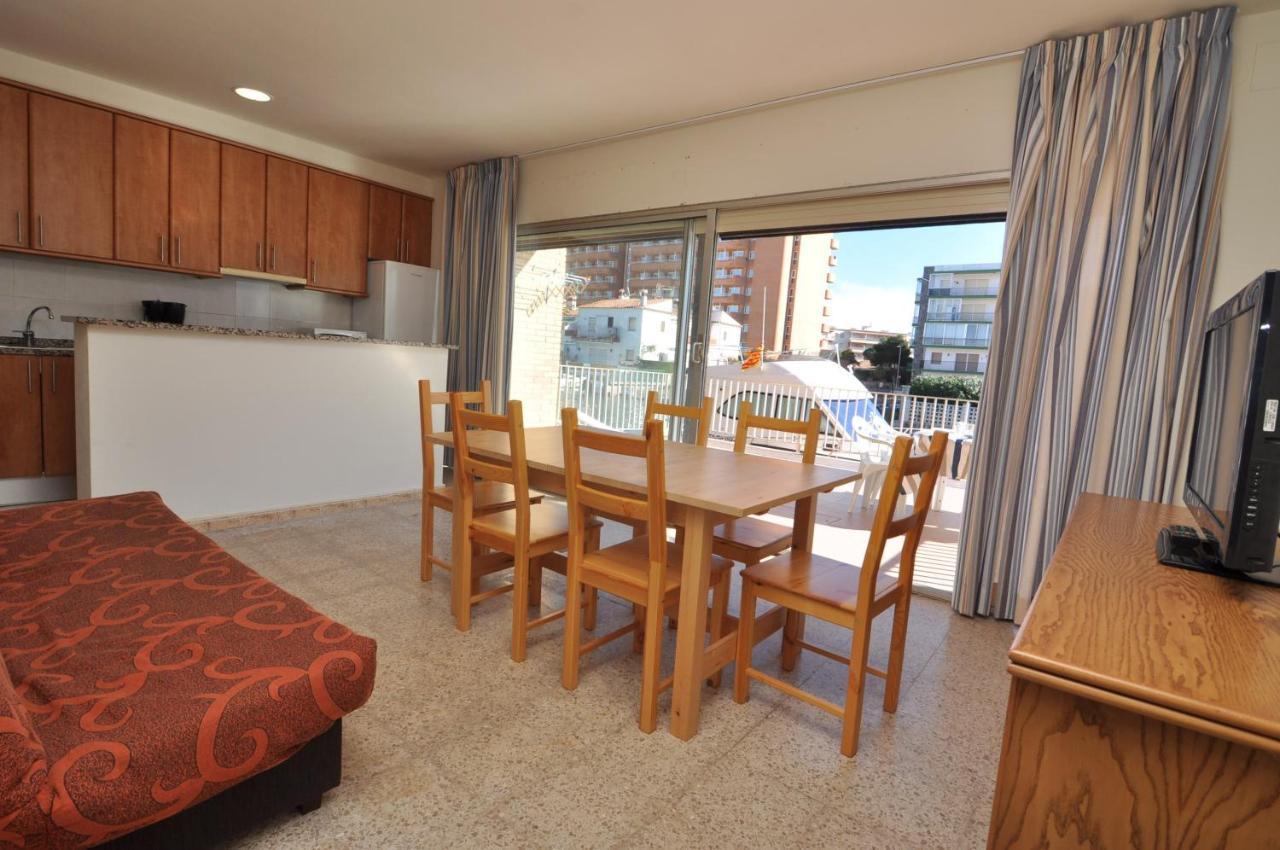 Two-Bedroom apartment Canal Views