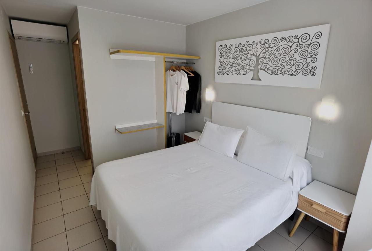 Double or Twin Room Private Bathroom