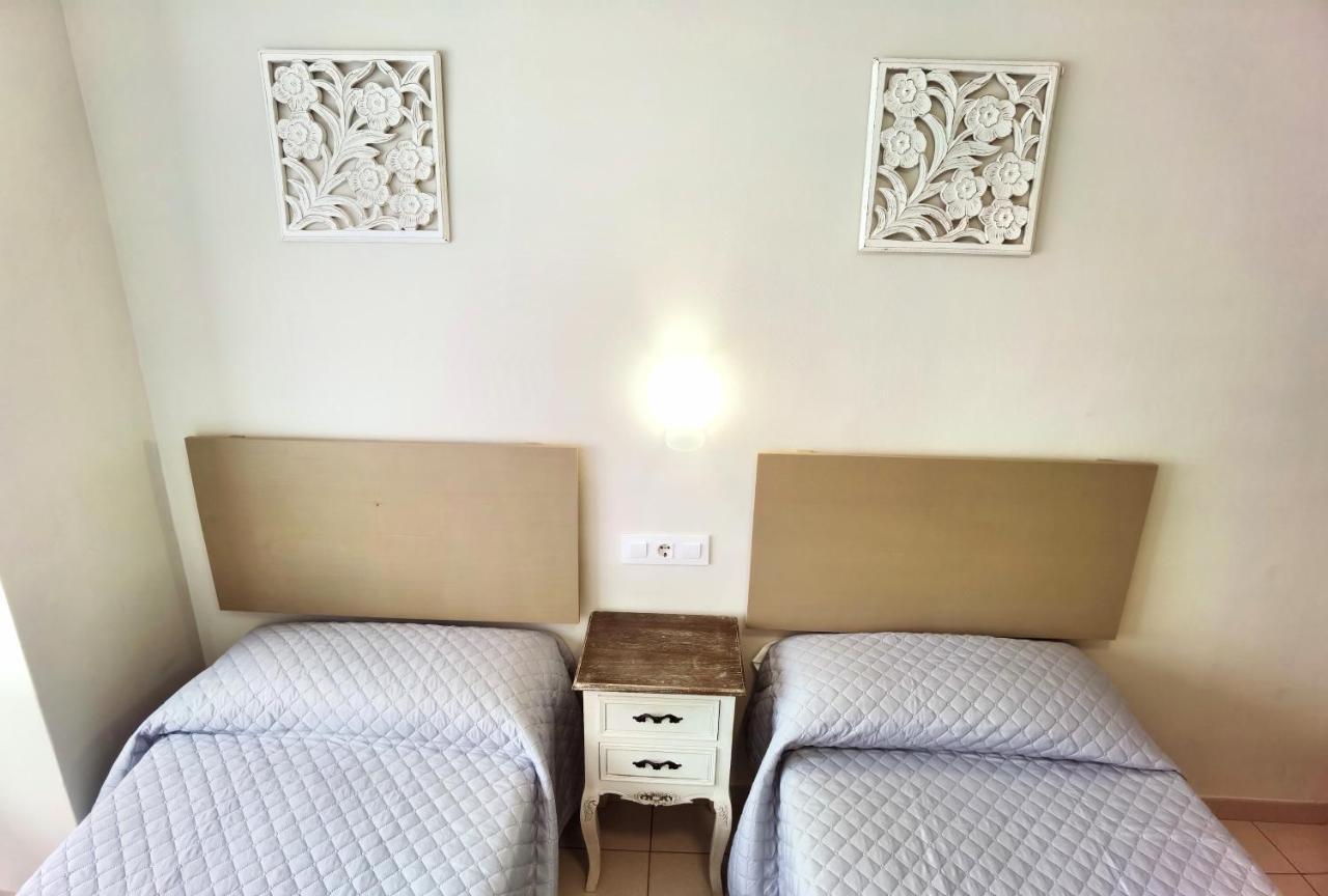 Twin Room Private Bathroom