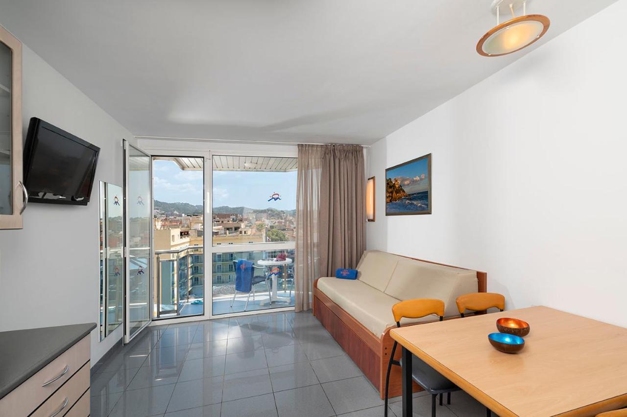 One-Bedroom Apartment Beach Avenue
