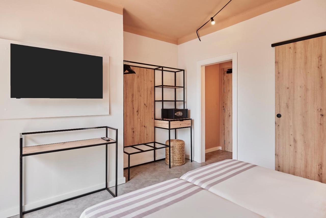 Double Room Bed & Unlimited Brunch