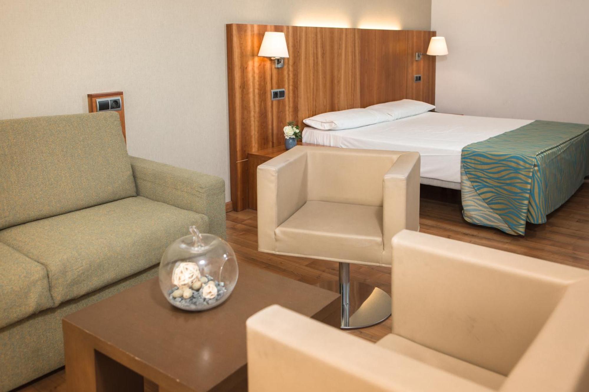 Junior Suite,1431940873:JPEG