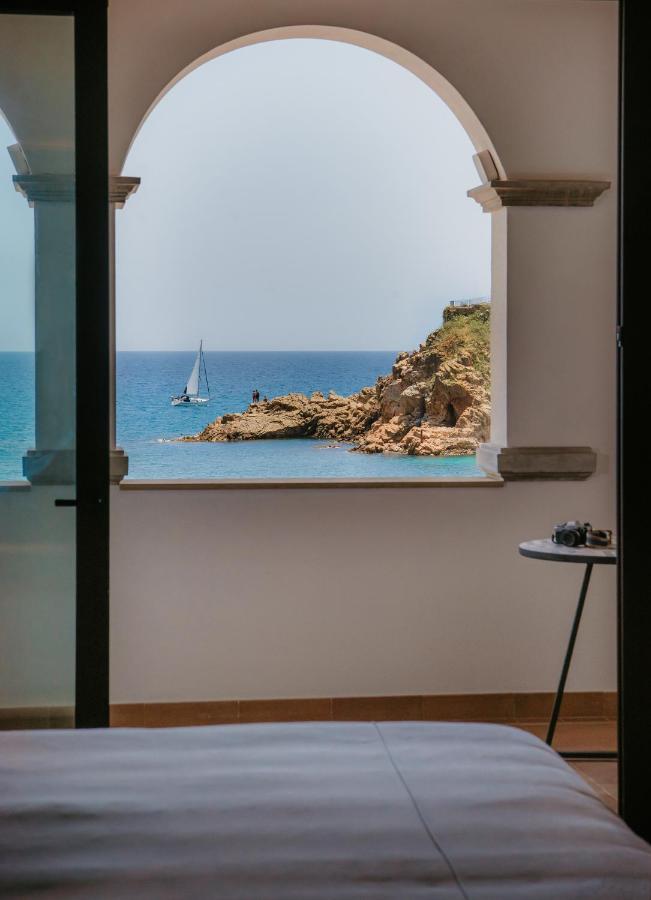 Camera Tripla Superior con Vista Mare