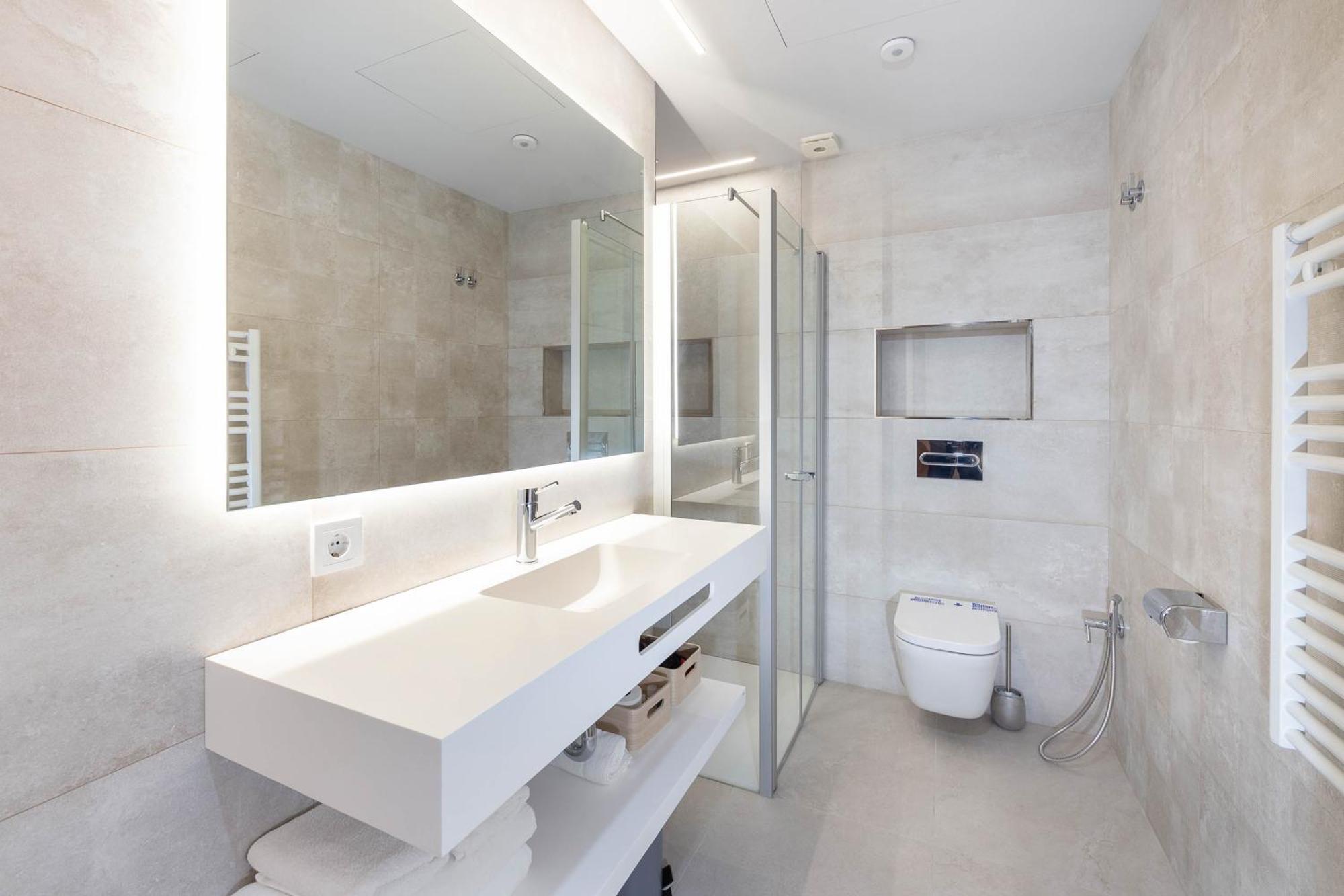 One-Bedroom Apartment,1509131827:JPEG