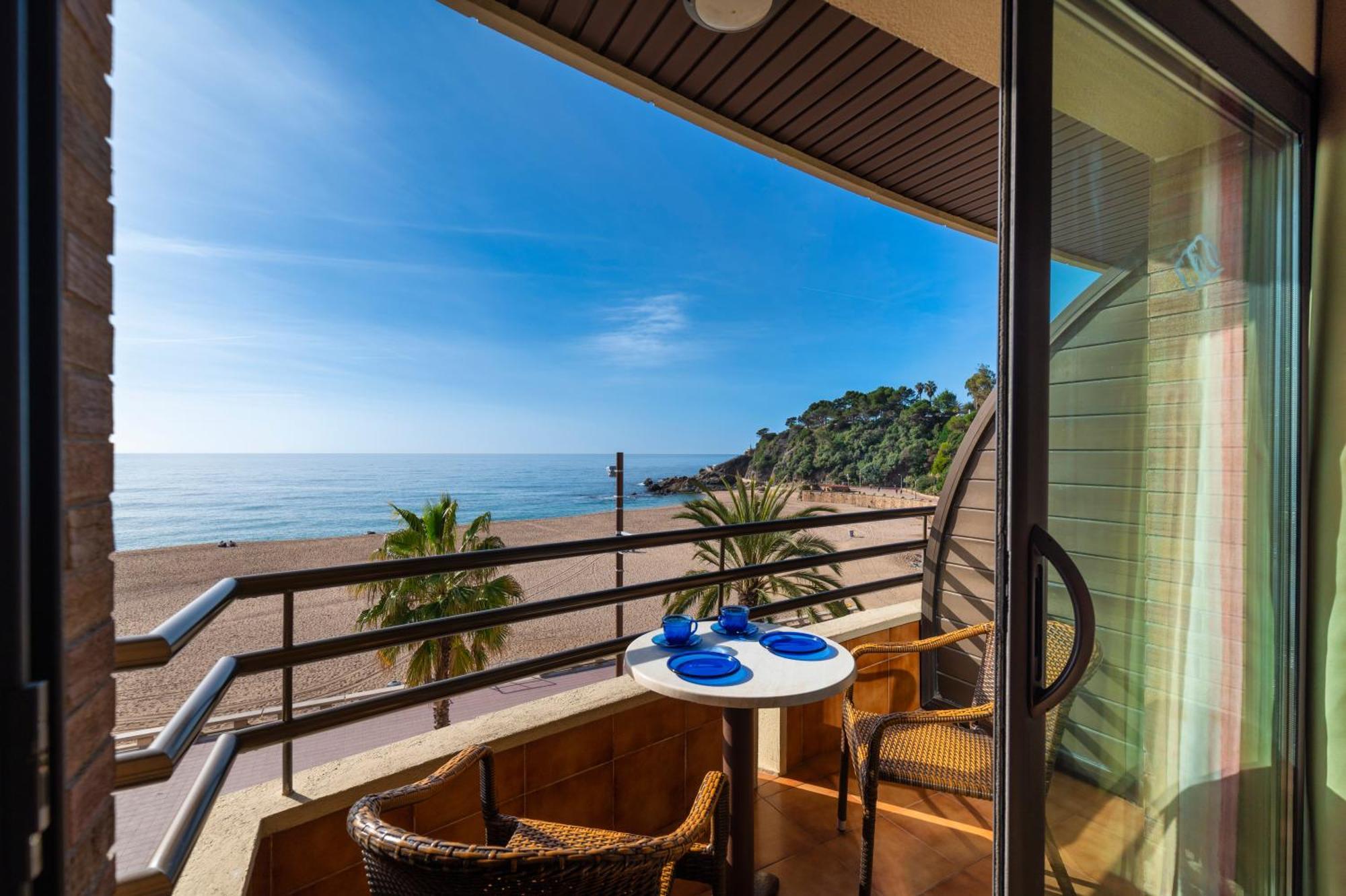 One-Bedroom Apartment Sea View
