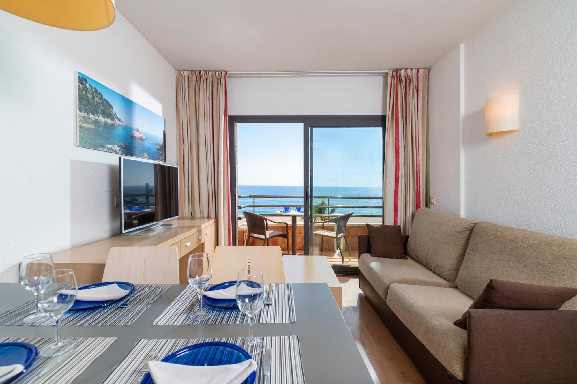 One-Bedroom Apartment Sea View