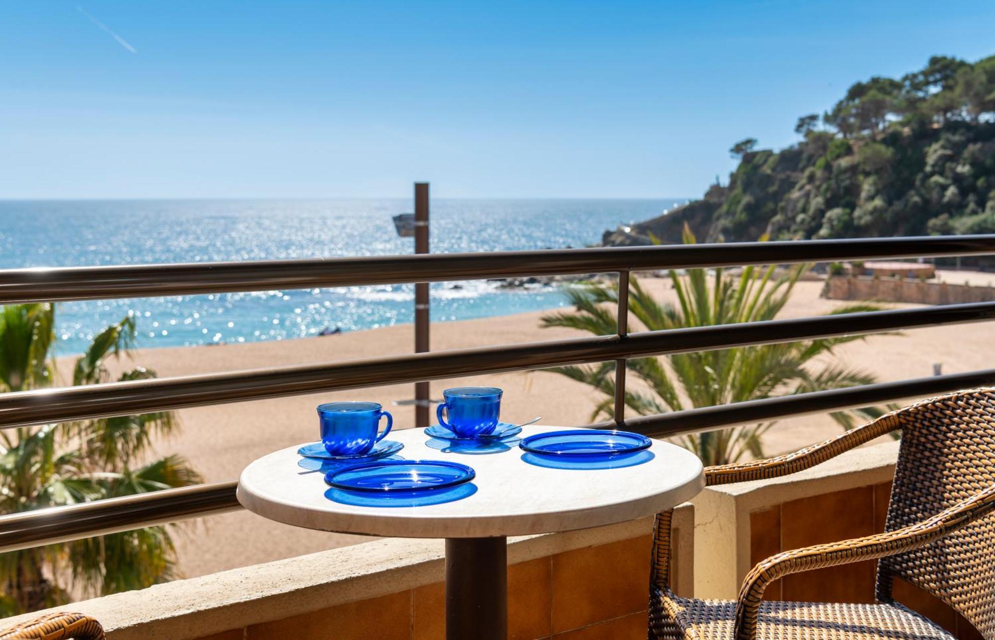 One-Bedroom Apartment Sea View