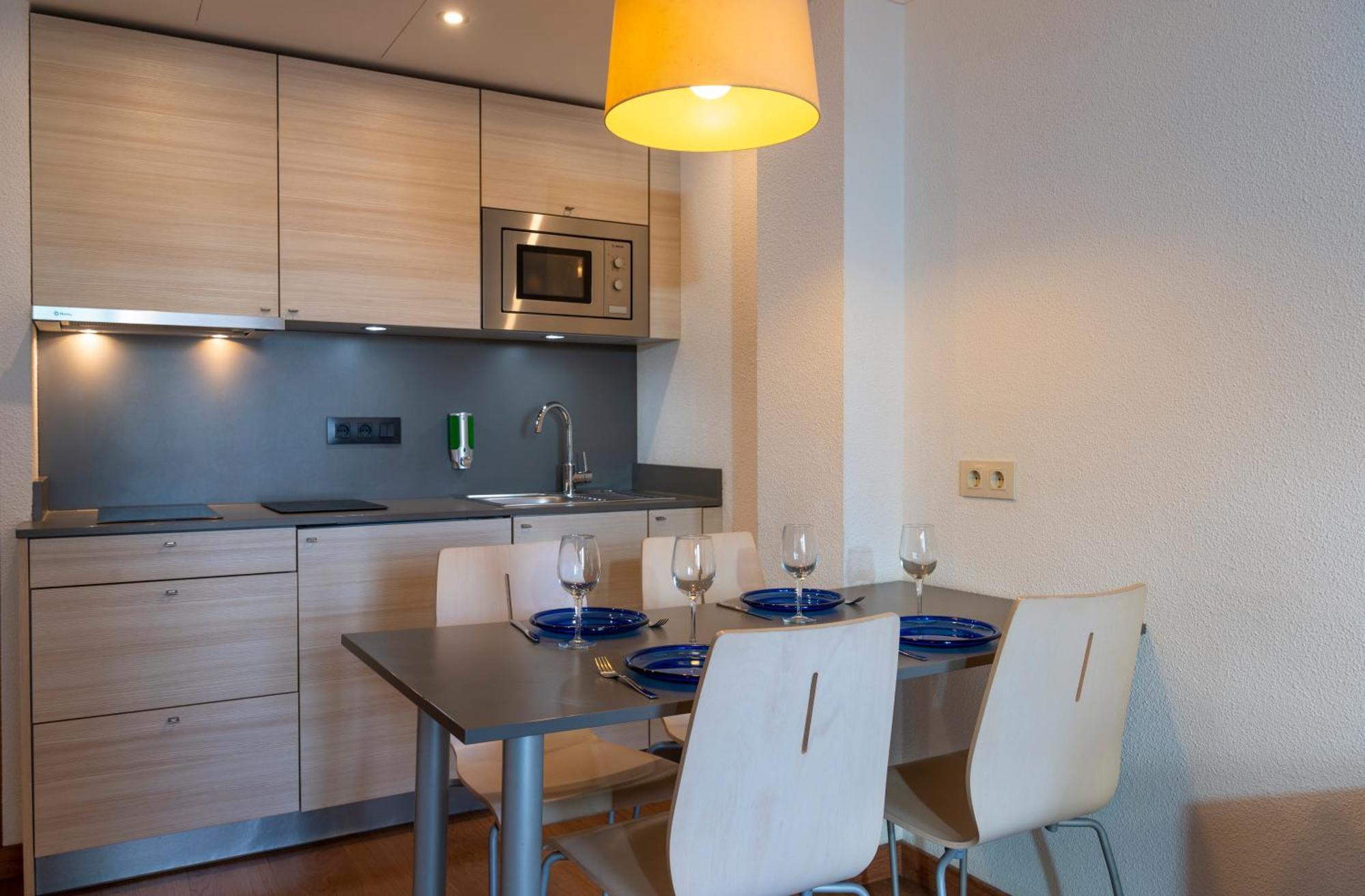 One-Bedroom Apartment Sea View
