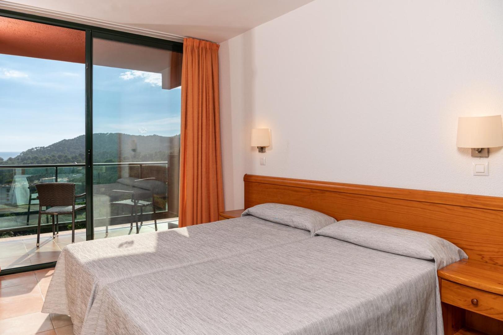 One-Bedroom Apartment 2