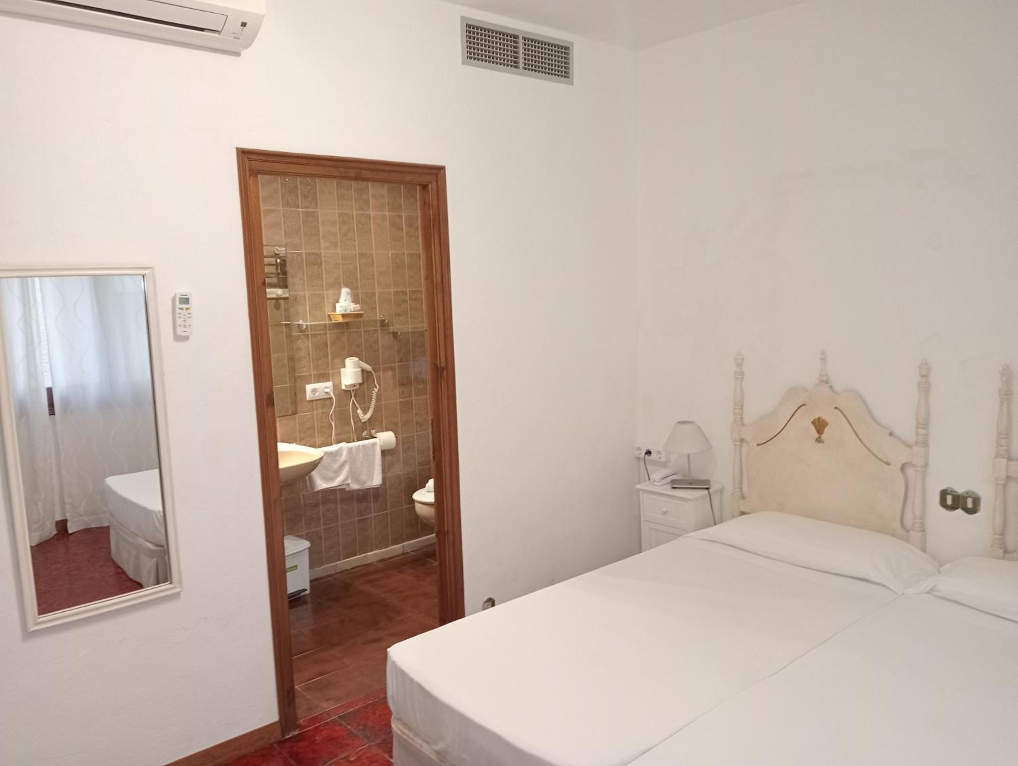 Economy Double or Twin Room