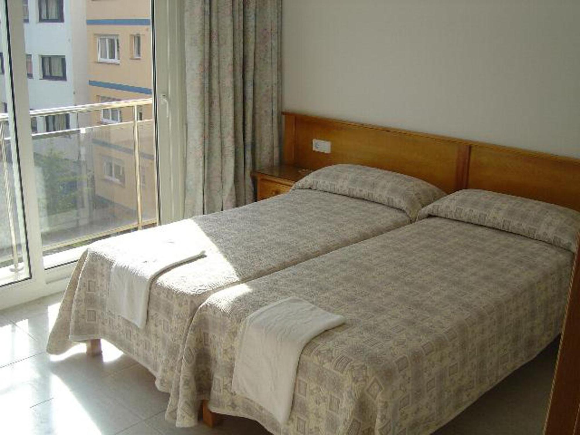 One-Bedroom Apartment Side Sea View