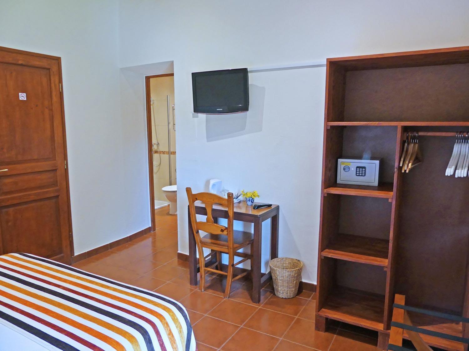 Double Room View Double bed