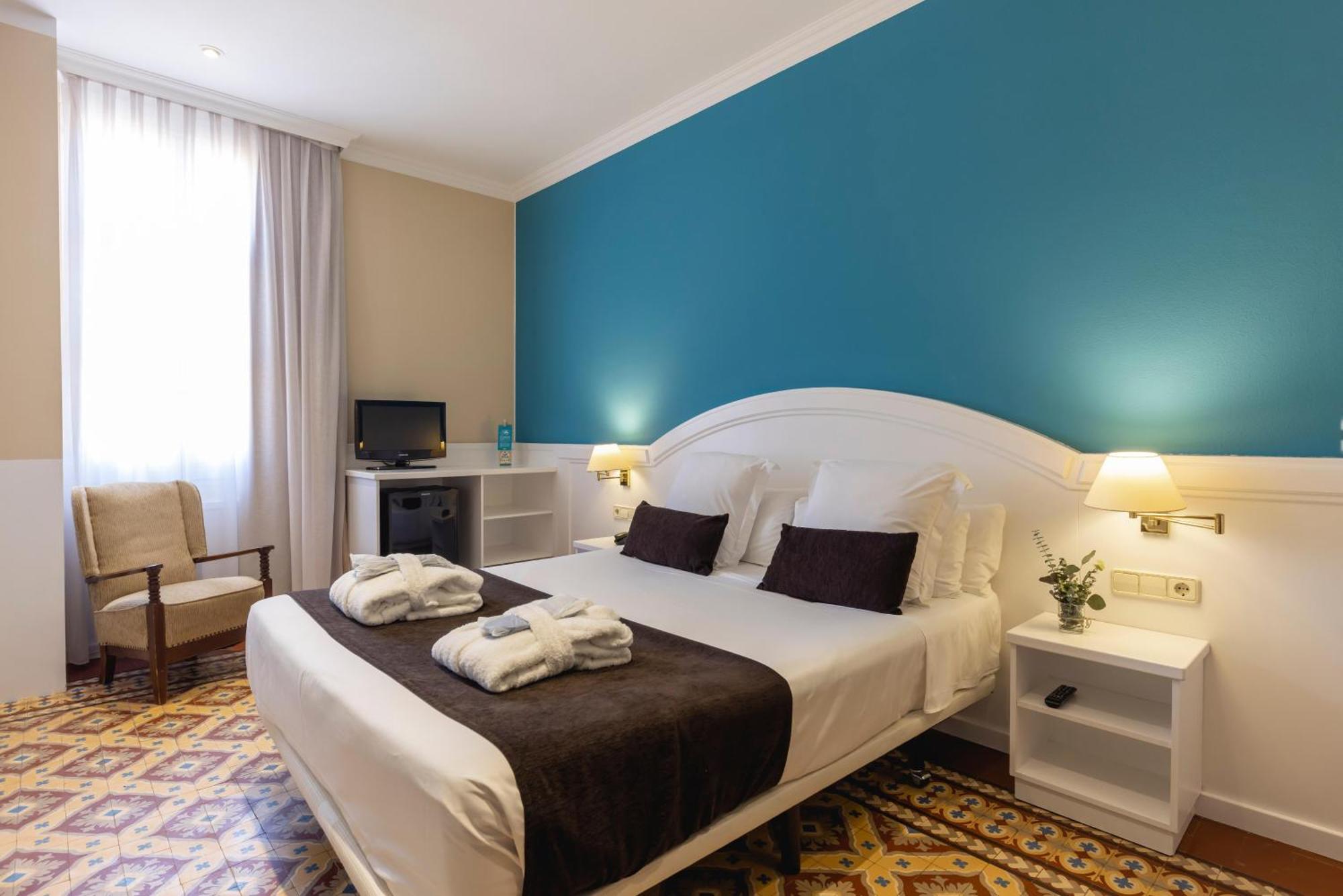 Double Room,1705562283:JPEG
