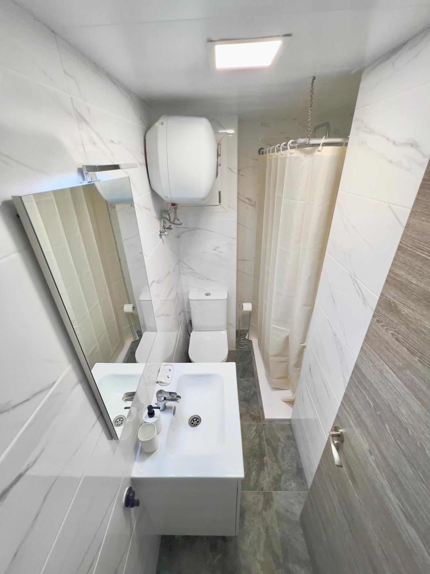 Double Room Private Bathroom