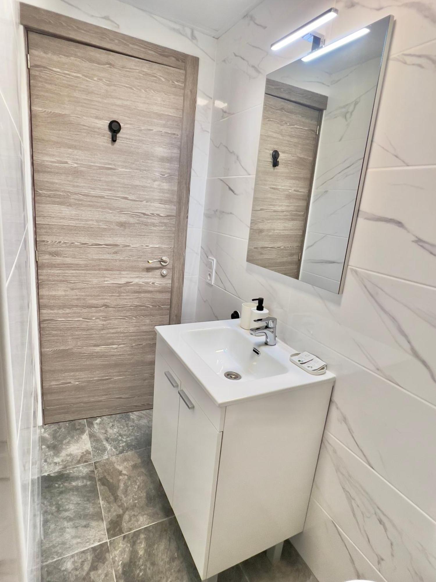Double Room Private Bathroom
