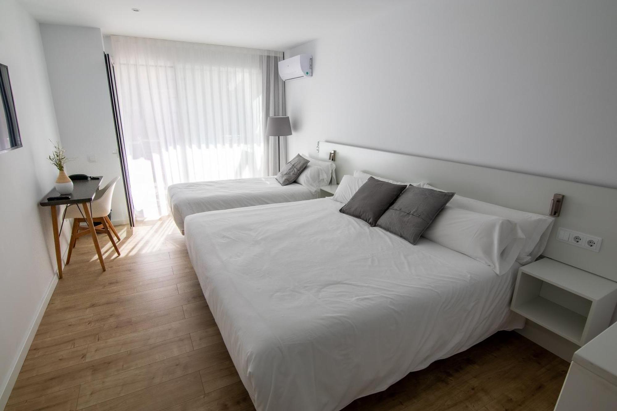 Double Room Balcony Partial Sea View