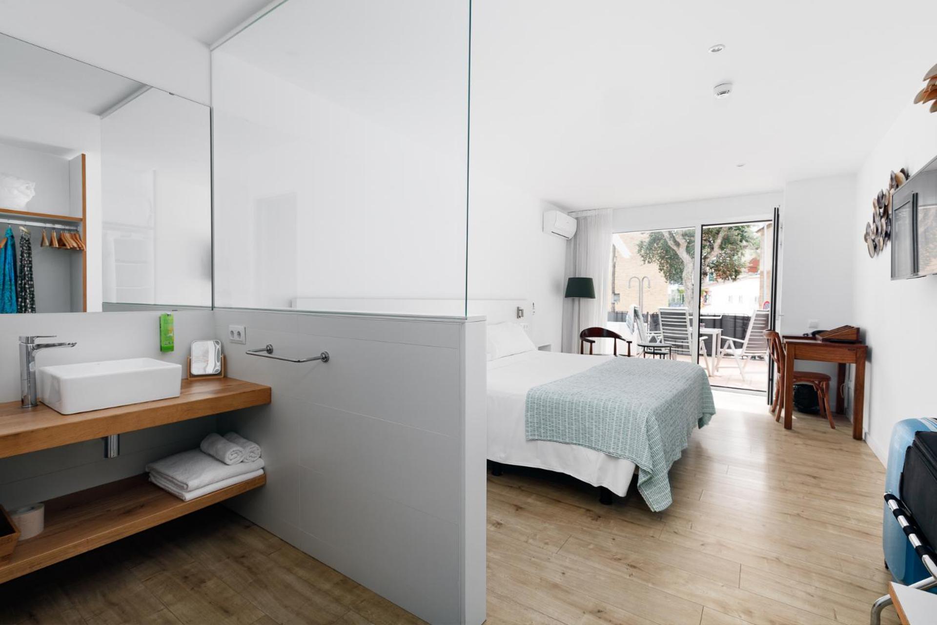 Double Room Balcony Partial Sea View