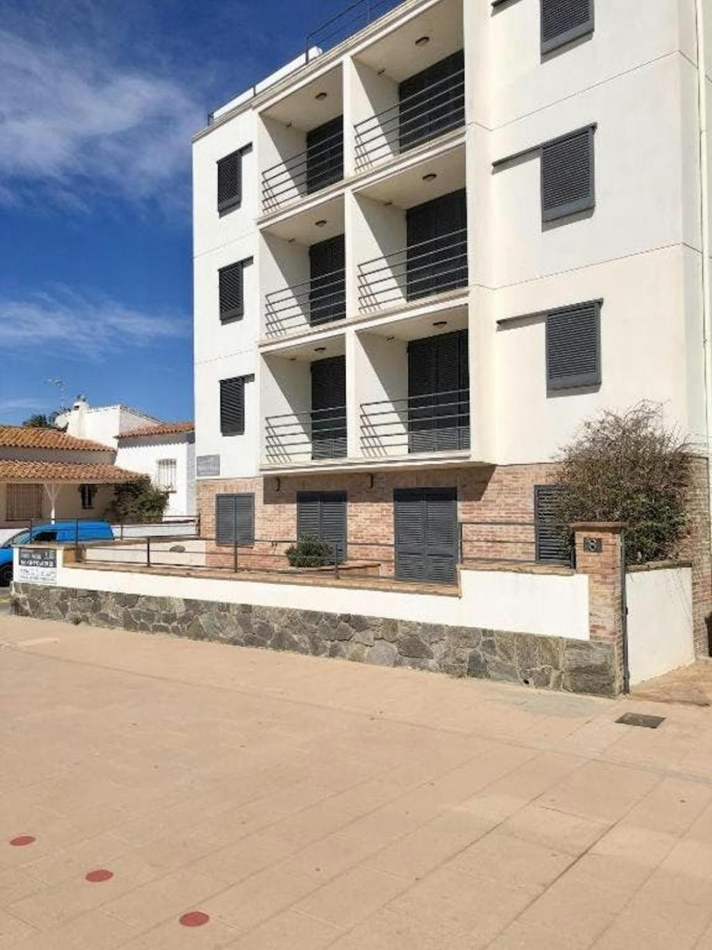 Two-Bedroom Apartment Balcony Sea View
