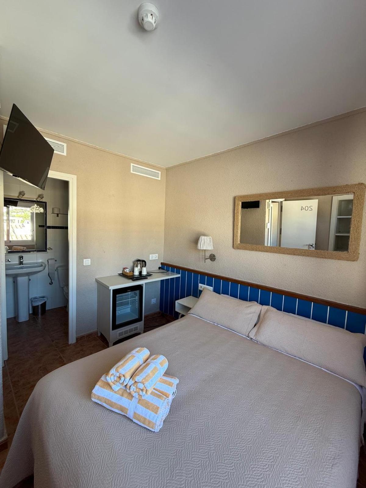 Double Room Private Bathroom