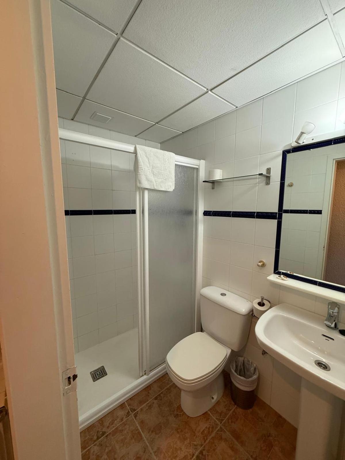 Double Room Private Bathroom