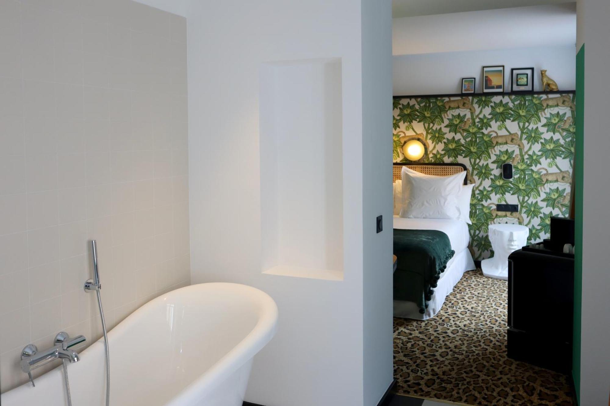Double Room,1679901790:JPEG