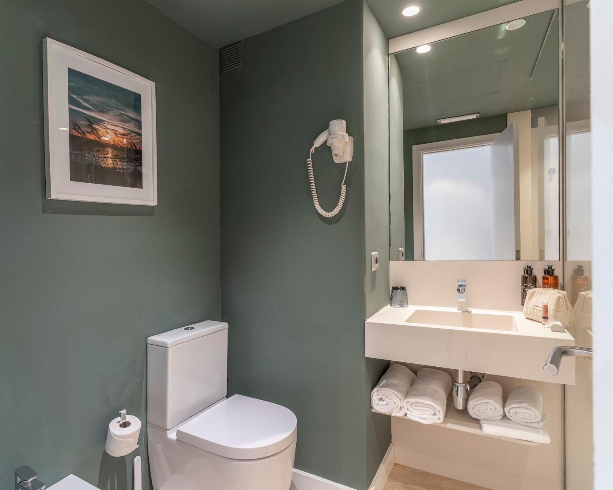Double or Twin Room Sea View