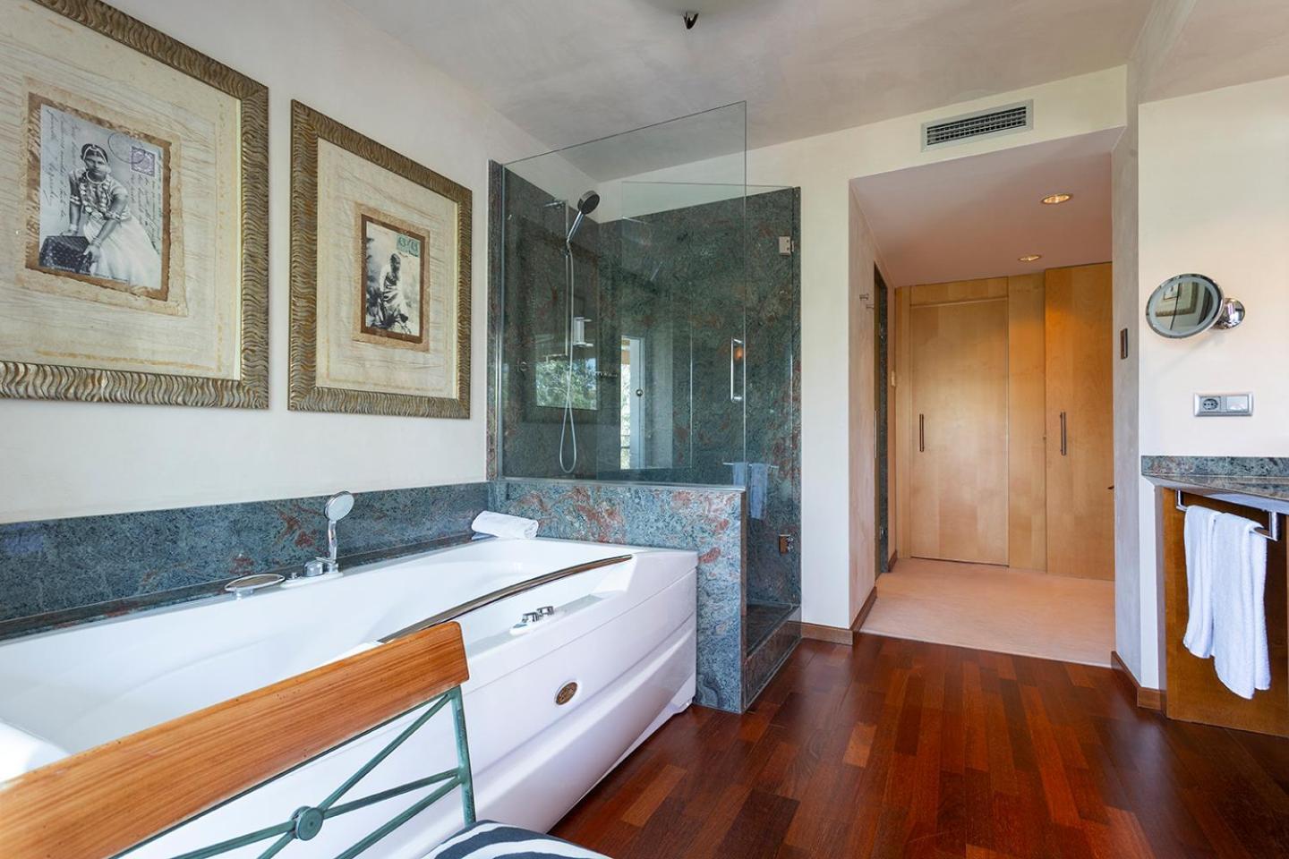 Suite Hot Tub