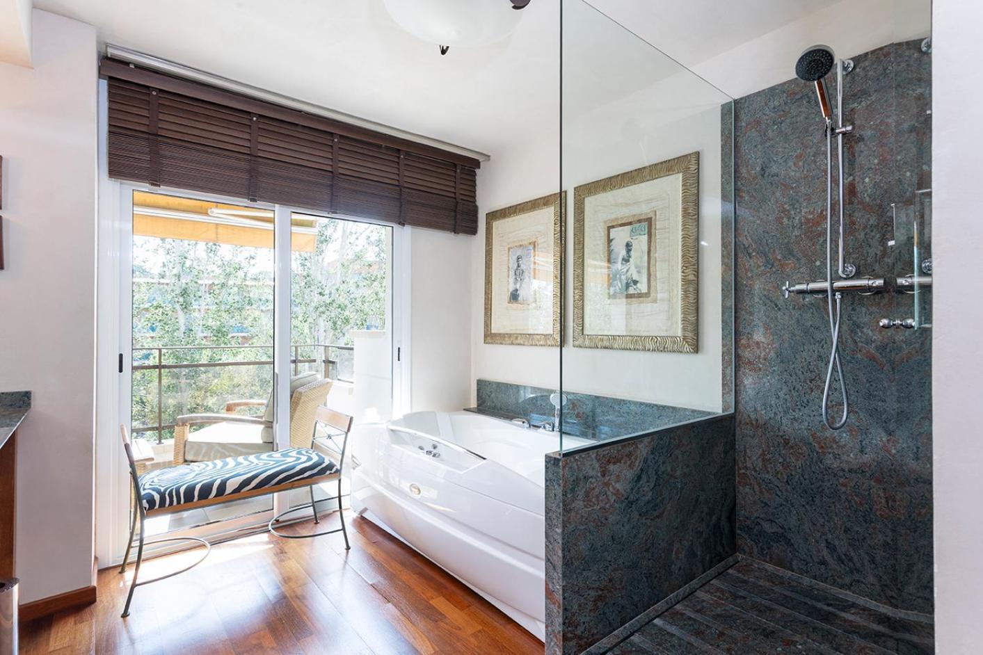 Suite Hot Tub