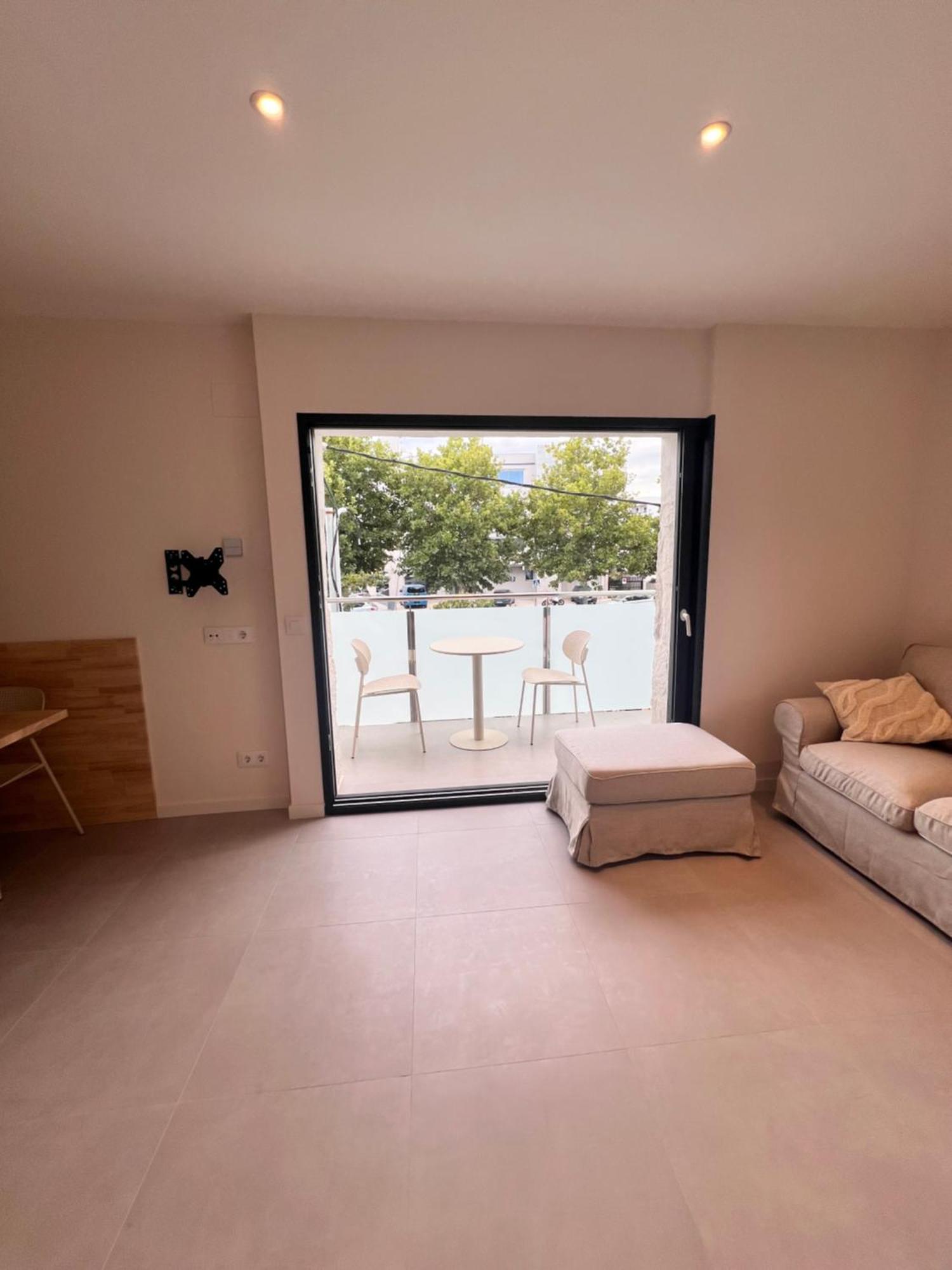 Three-Bedroom Apartment Balcony,1698012827:JPEG