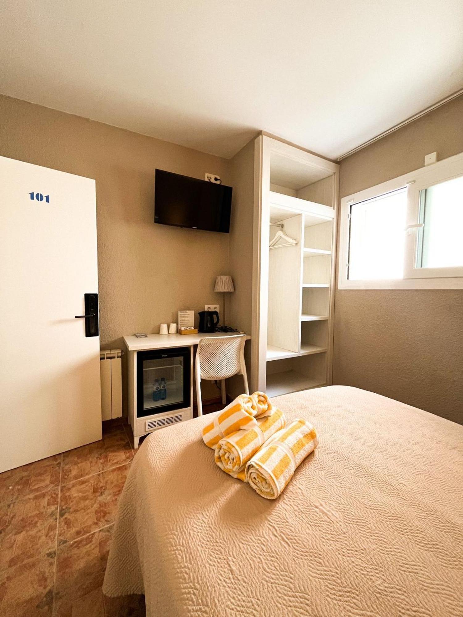 Double Room Private Bathroom
