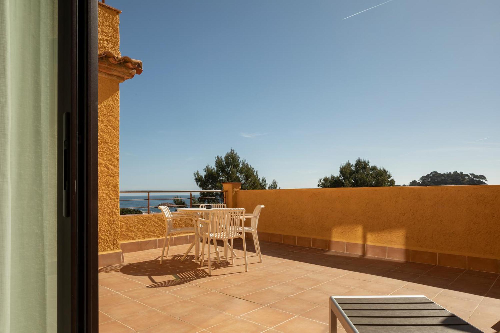One-Bedroom Premium Apartment Terrace Ocean View