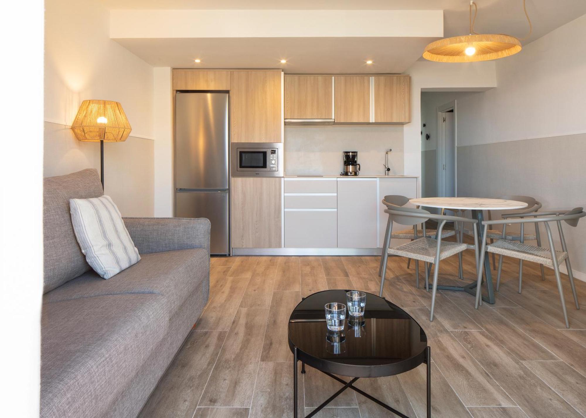 One-Bedroom Premium Apartment Terrace Ocean View