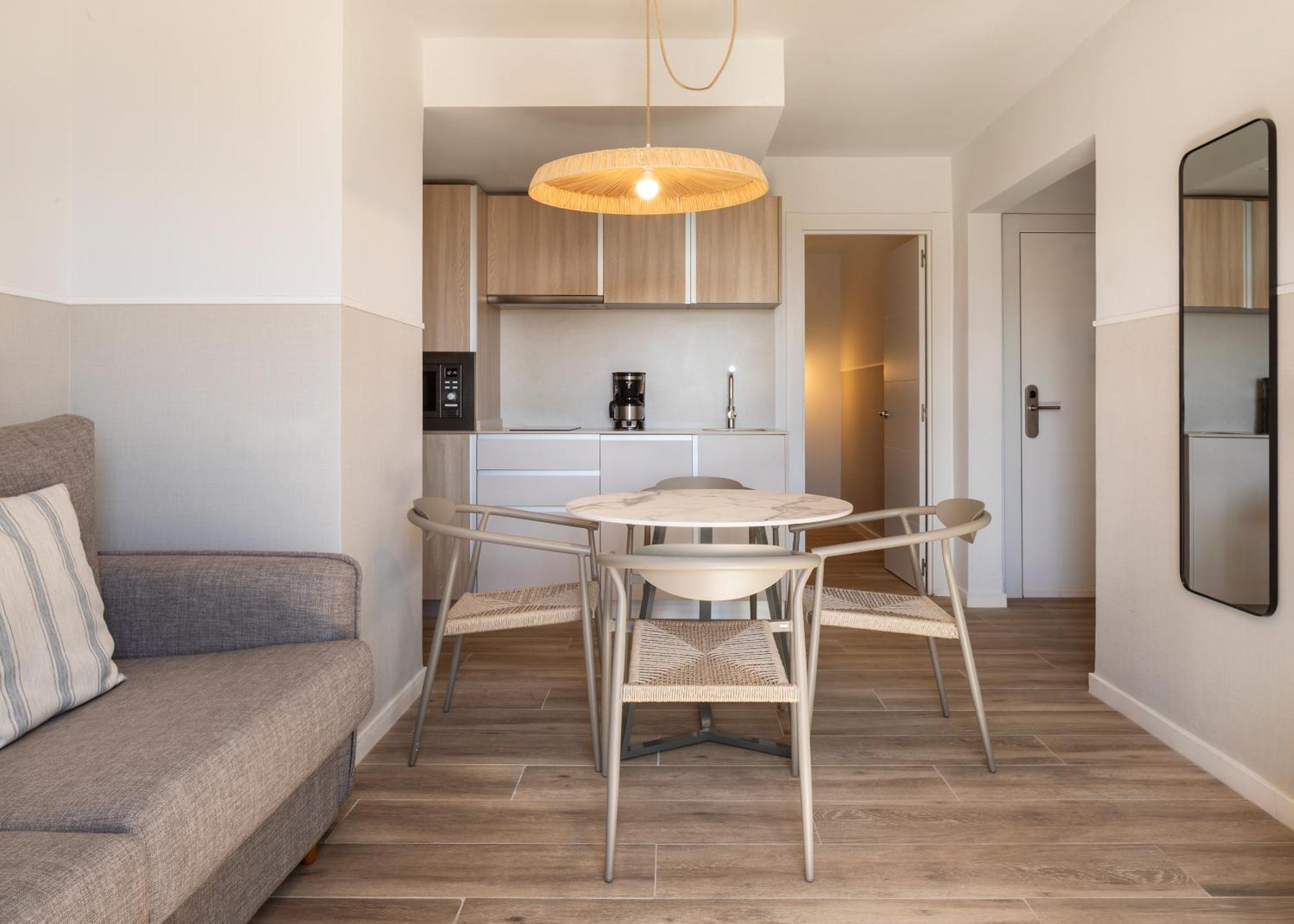 One-Bedroom Premium Apartment Terrace Ocean View