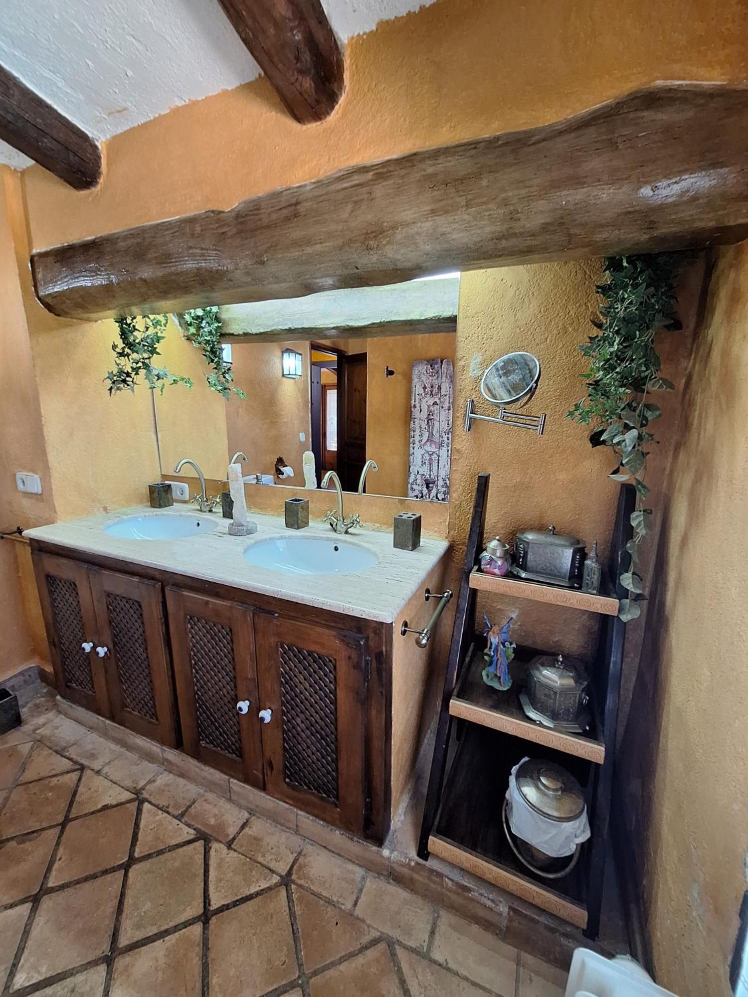 Quadruple Room Private Bathroom