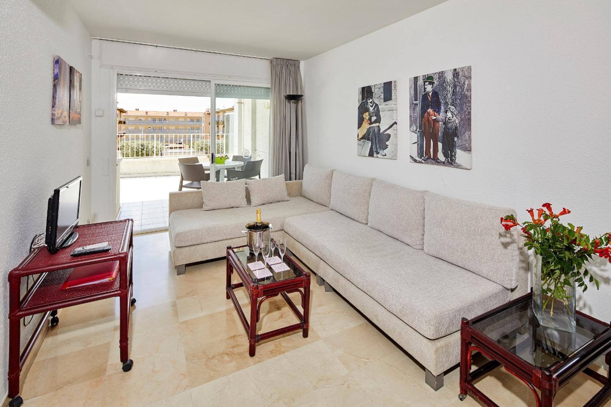 Two-Bedroom Apartment Terrace City View