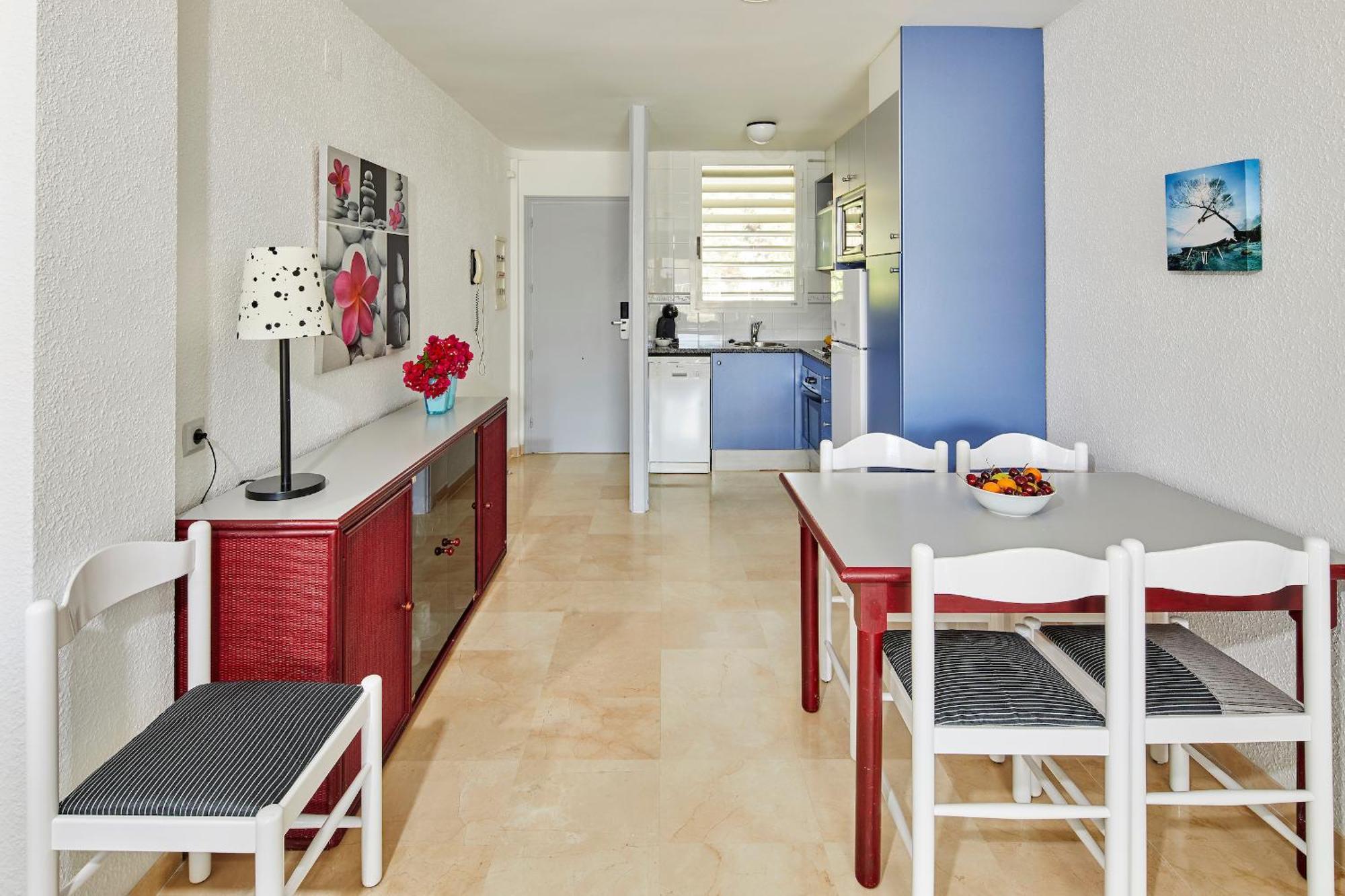 Two-Bedroom Apartment Terrace City View